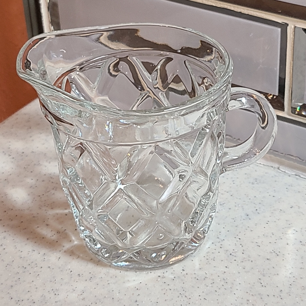Elegant Clear Glass Creamer Dish